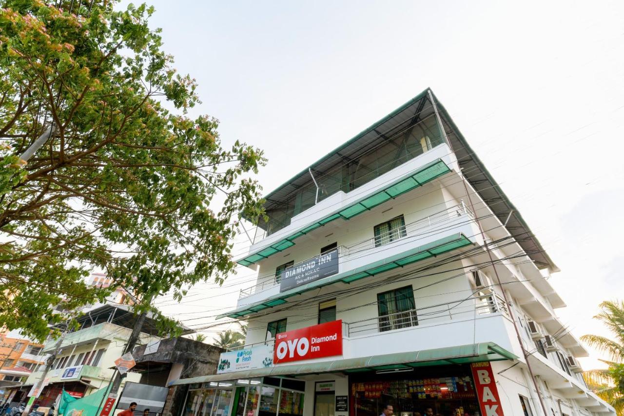 Oyo 8273 Diamond Inn Kochi Exterior foto