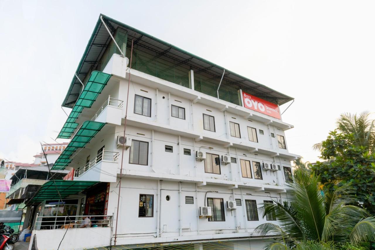 Oyo 8273 Diamond Inn Kochi Exterior foto
