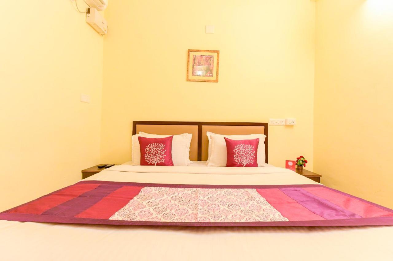 Oyo 8273 Diamond Inn Kochi Exterior foto