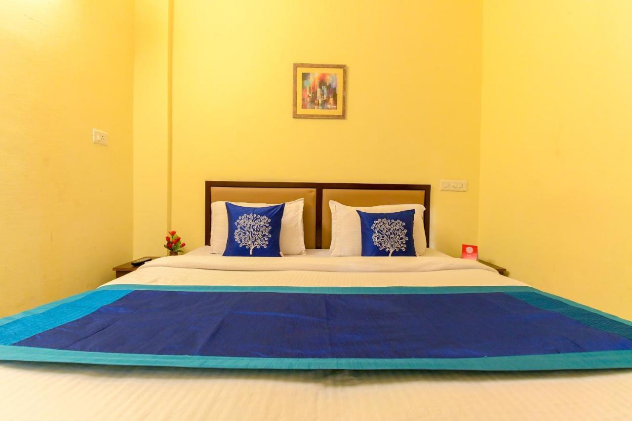 Oyo 8273 Diamond Inn Kochi Exterior foto